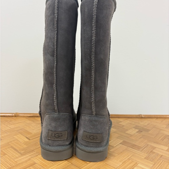 Gray UGG Classic Tall Boots Size 7 - Picture 4 of 5